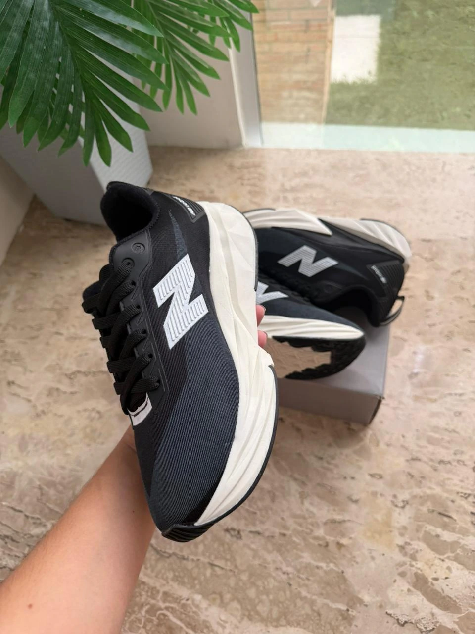 T&ecirc;nis NB Rebel Preto Branco